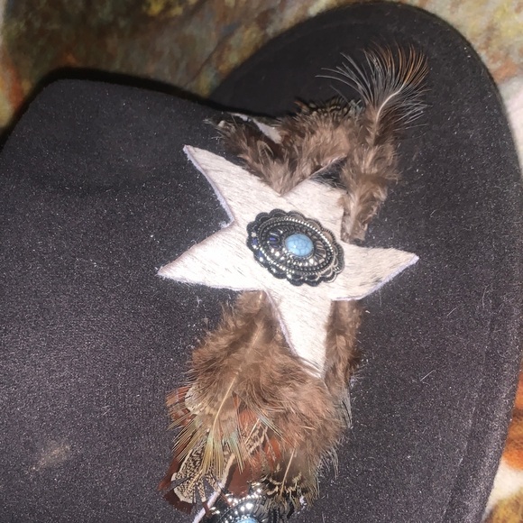 Black Women's Felt Fedora with Feather & Concho Band - Picture 5 of 5